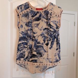 Womens Saks fifth avenue top. Size XS/TP